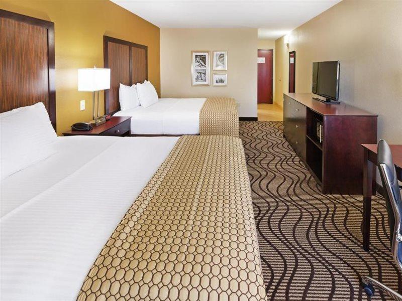 La Quinta By Wyndham Floresville Bagian luar foto