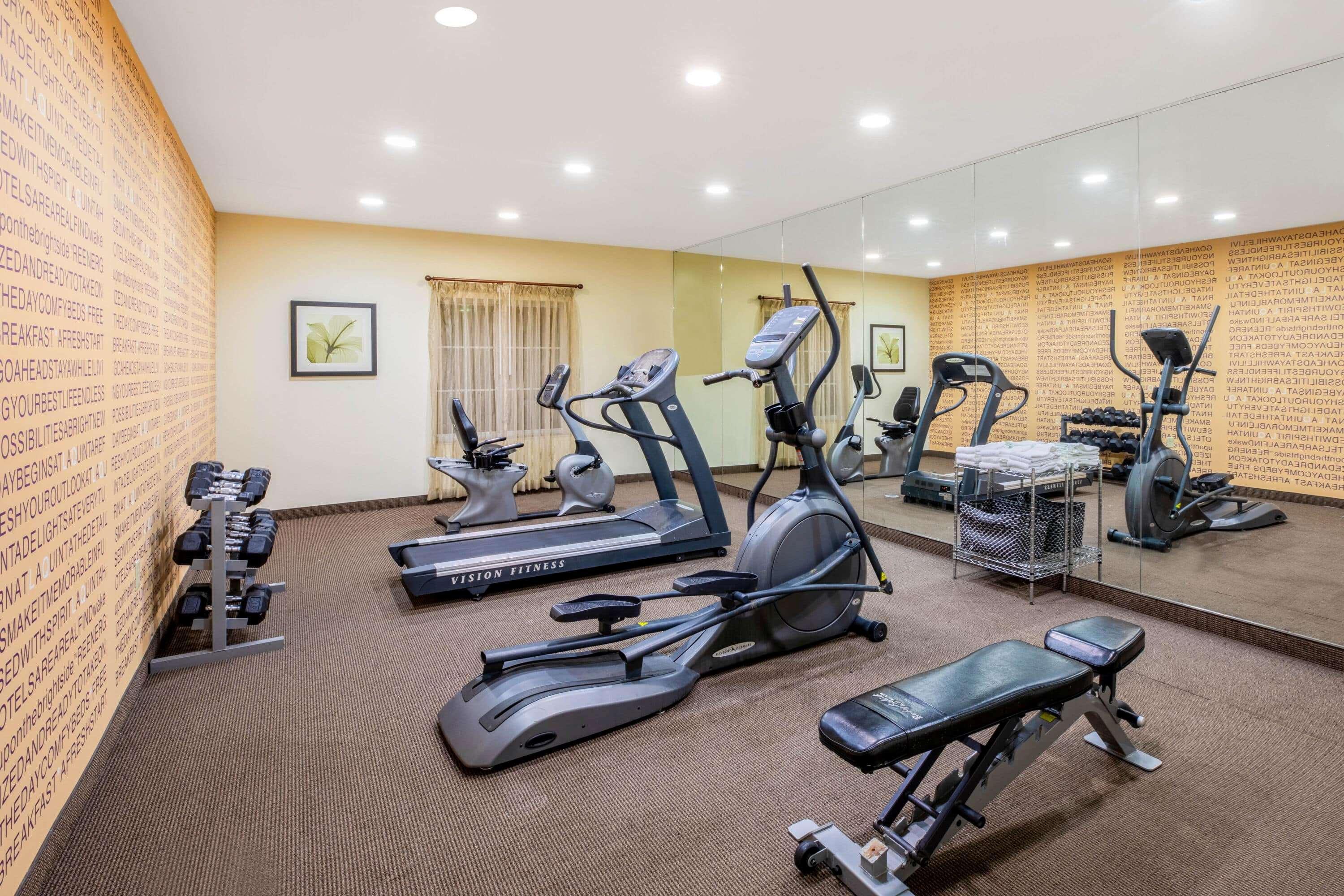 La Quinta By Wyndham Floresville Bagian luar foto