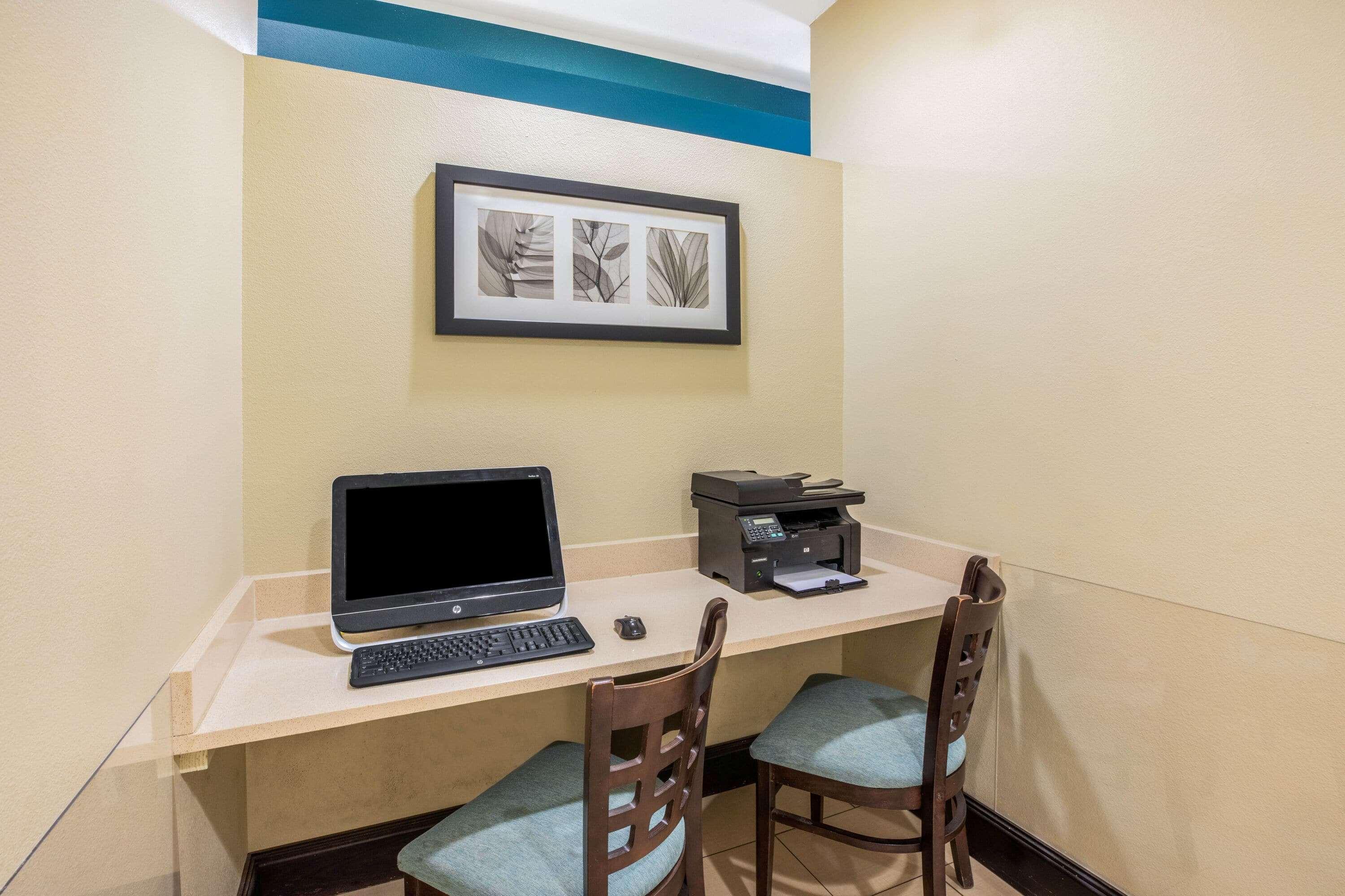 La Quinta By Wyndham Floresville Bagian luar foto