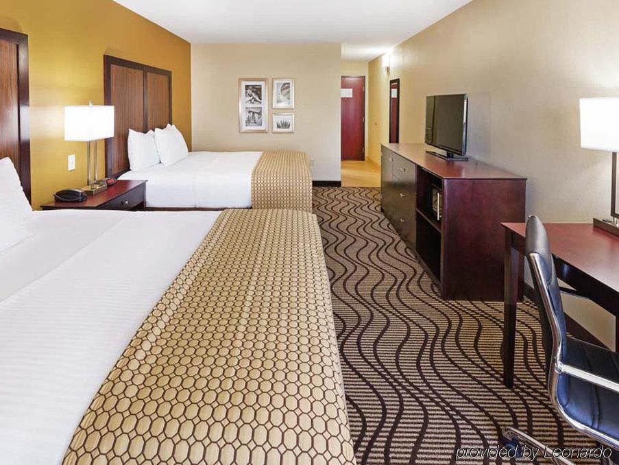 La Quinta By Wyndham Floresville Bagian luar foto